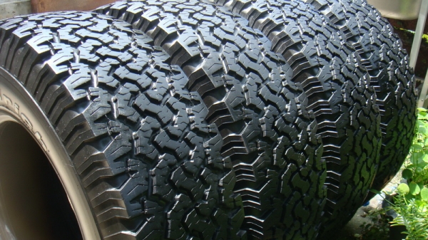 ขายยาง BF Goodrich Allterrain 265 75 r16 ปลายปี10 สวยๆ ขายยาง BF Goodrich Allterrain 265 75 r16 ปลายปี10 สวยๆ