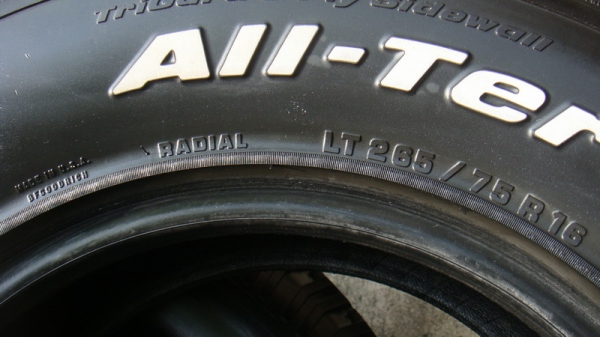 ขายยาง BF Goodrich Allterrain 265 75 r16 ปลายปี10 สวยๆ ขายยาง BF Goodrich Allterrain 265 75 r16 ปลายปี10 สวยๆ