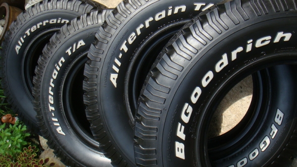ขายยาง BF Goodrich Allterrain 265 75 r16 ปลายปี10 สวยๆ ขายยาง BF Goodrich Allterrain 265 75 r16 ปลายปี10 สวยๆ