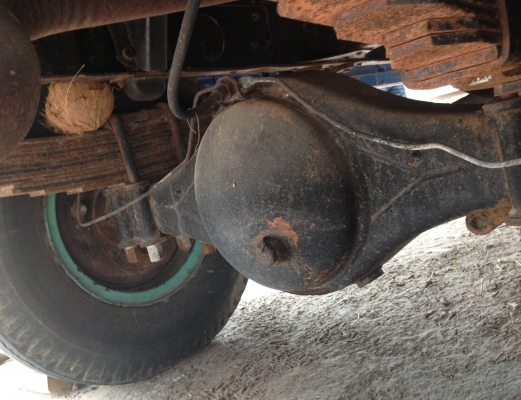 HINO KM 350 - 100 HP DM100 รถบรรทุก 6 ล้อ หัวเก๋ง HINO FB กระจกหน้ากระจกประตูซ้ายขวาครบหมด กระบะเหล็กคาร์โก้ความยาว 4.30 เมตรสภาพดีสุดๆ ช่วงล่างใหญ่เฟืองท้ายคานหน้าติด F แล้ว ยาง 8.25 ขอบ 16 สภาพดีมาก ราคาต่อรองได้นะครับ