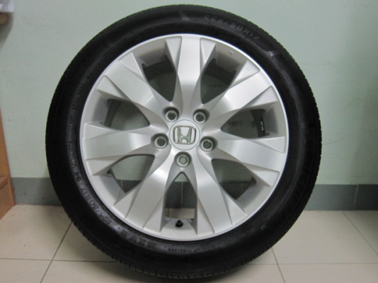 ขายล้อแม็กเดิมติดรถ Honda Accord ขอบ 17 พร้อมยาง Michelin ปี 12