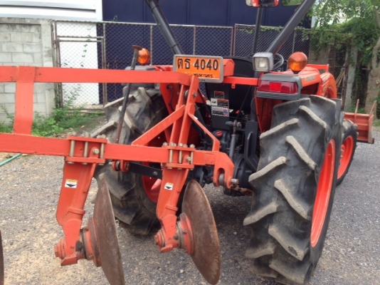 ขายด่วน..รถไถ KUBOTA L4508 DI ขับ 4 WD รถสภาพใหม่ เลขไมล์เพียง 403 ชั่วโมง มีใบดันหน้า ผาน 4 ตราช้าง รถสวยแจ่ม มีทะเบียนครบ.