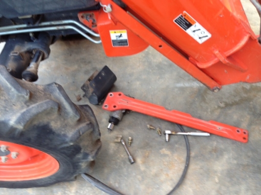 ขายด่วน..รถไถ KUBOTA L4508 DI ขับ 4 WD รถสภาพใหม่ เลขไมล์เพียง 403 ชั่วโมง มีใบดันหน้า ผาน 4 ตราช้าง รถสวยแจ่ม มีทะเบียนครบ.