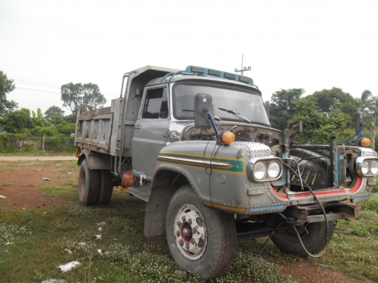 6 ล้อหัวยาว ดั้ม