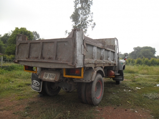 6 ล้อหัวยาว ดั้ม