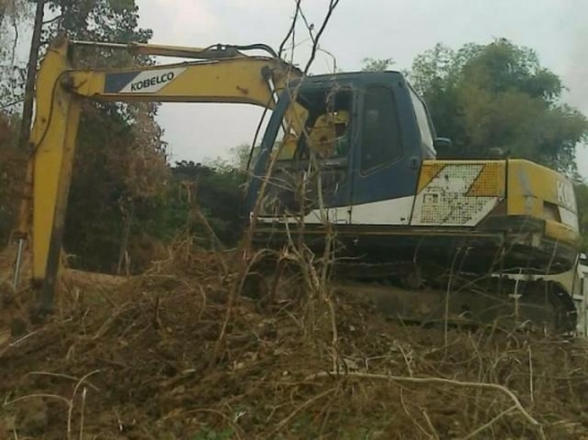 KOBELCO MARK III SK-120 เอกสารเล่มทะเบียนครบพร้อม เครื่องเดิมปั๊มเดิม ทำงานเร็วไม่โหลด บูมอาร์มสวย ช่วงล่างเอวแน่นดี โรลเลอร์โซ่บูทใบแทรกหนาดีประมาณ 60\% พร้อมทำงานได้เลย ราคาต่อรองได้ครับ