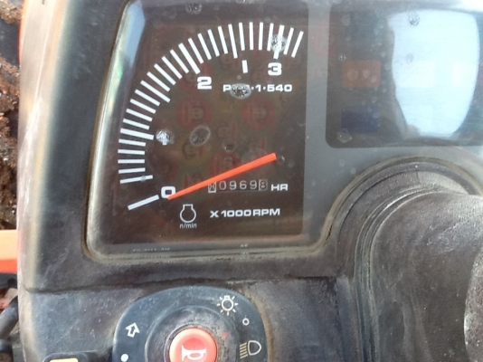 คูโบต้าB2410 4WD 2เพลา ทำงาน969ชั่วโมง พร้อมโครงกันอ้อย