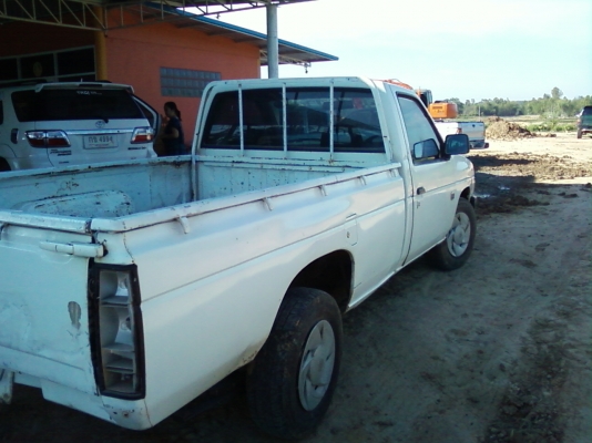 ขายนิสสัน ฝาแดง พร้อมใช้อยู่สารคาม