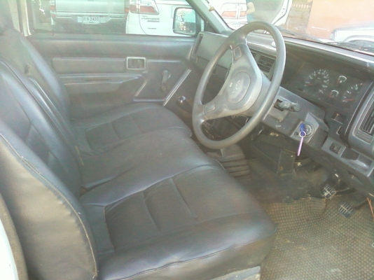 ขายนิสสัน ฝาแดง พร้อมใช้อยู่สารคาม