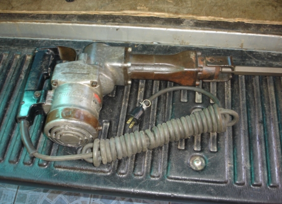 ขายเครื่องสกัดคอนกรีต Makita รุ่น HM1201 (1130w.)