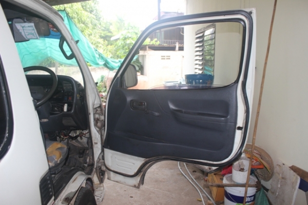 รถตู้หัวจรวด สวยสวยจริงๆ ติดแก๊ส LPG ลดกระหน่ำ!!! ด่วนๆๆ