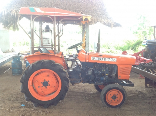 ขายรถไถ kubotaL1500  สภาพเดิมๆ ราคาต่อลอได้ค่ะ