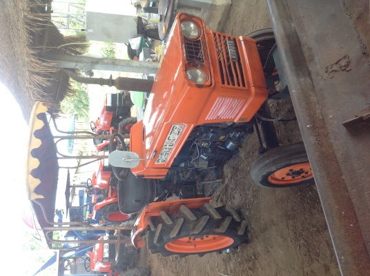 ขายรถไถ kubotaL1500  สภาพเดิมๆ ราคาต่อลอได้ค่ะ