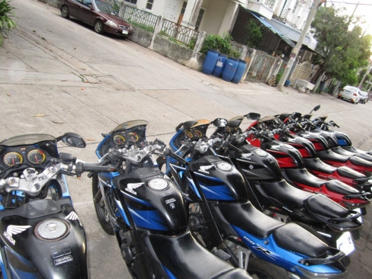 ยังไงก็ขาย CBR150 กุญแจใหญ่ ไมเหลืง ราคาปลีกส่ง ชุดโอนครบ