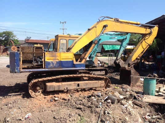 Komatsu pc 200 รุ่น 2