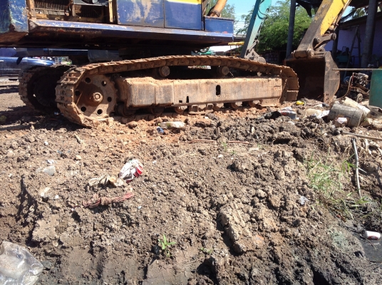 Komatsu pc 200 รุ่น 2