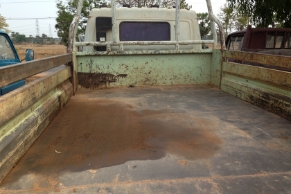 HINO FB 150 HP JO5C หกล้อดั๊มพ์ กระบะดั๊มพ์เหล็ก 4 ตันความยาว 3.90 เมตรสภาพสวย เครื่องแห้งแรงดีไม่มีเยิ้ม ภายในเก๋งคอนโซลสวยครบ พวงมาลัยเพาเวอร์ เบรคทริ๊ปฟี้ ช่วงล่างใหญ่คัชซีสวยไม่มีผุไม่มีดาม เฟืองท้ายกับคานหน้าติด F แล้ว ยาง 8.25 ขอบ 16 สภาพดี 70\% พร้อ HINO FB 150 HP JO5C หกล้อดั๊มพ์ กระบะดั๊มพ์เหล็ก 4 ตันความยาว 3.90 เมตรสภาพสวย เครื่องแห้งแรงดีไม่มีเยิ้ม ภายในเก๋งคอนโซลสวยครบ พวงมาลัยเพาเวอร์ เบรคทริ๊ปฟี้ ช่วงล่างใหญ่คัชซีสวยไม่มีผุไม่มีดาม เฟืองท้ายกับคานหน้าติด F แล้ว ยาง 8.25 ขอบ 16 สภาพดี 70\% พร้อ