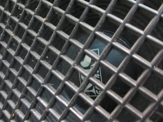 ขายถูกครับ ตู้ลำโพง Centerยี่ห้อ BMG 1คู่ ขายถูกครับ ตู้ลำโพง Centerยี่ห้อ BMG 1คู่