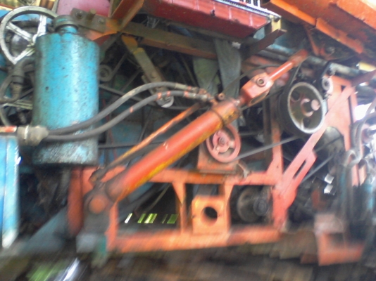 รถเกี่ยวข้าวบางไทร กำไรทอง (อุ้ม)