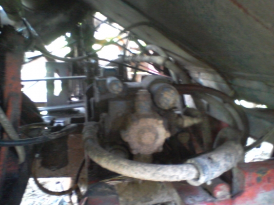 รถเกี่ยวข้าวบางไทร กำไรทอง (อุ้ม)