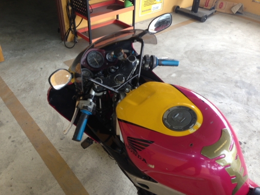 ขายด่วนๆร้อนเงินCbr250rrปี92ทะเบียนแท้เล่มเขียวครับ ราคา40,000 สนใจติดต่อ 091-8190386ต่อรองได้ครับ