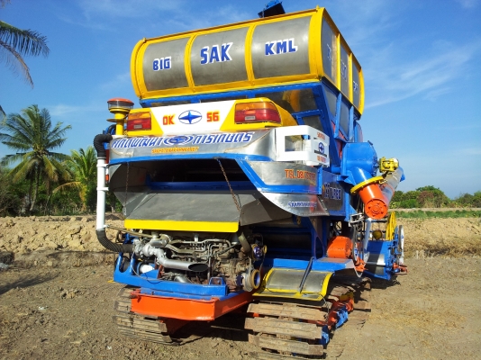 ขายรถเกี่ยวข้าวศักดิ์พัฒนาการเกษตร สนใจโทร 0817638762 ไพทูลย์ (((ส่งถึงที่ไม่คิดค่าจัดส่ง)))