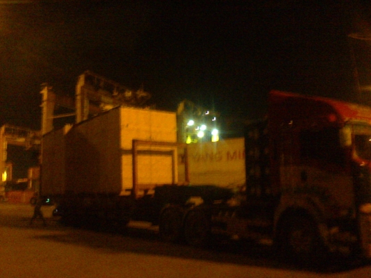 รถติดเครนกู้ภัยกองทัพเรือ