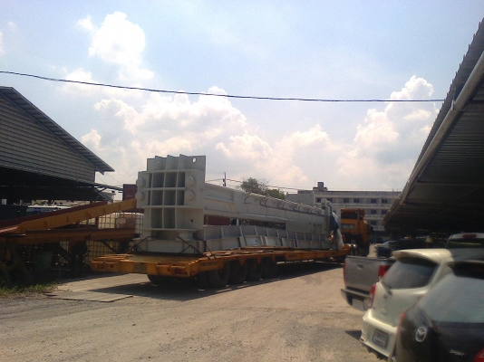 รถติดเครนกู้ภัยกองทัพเรือ