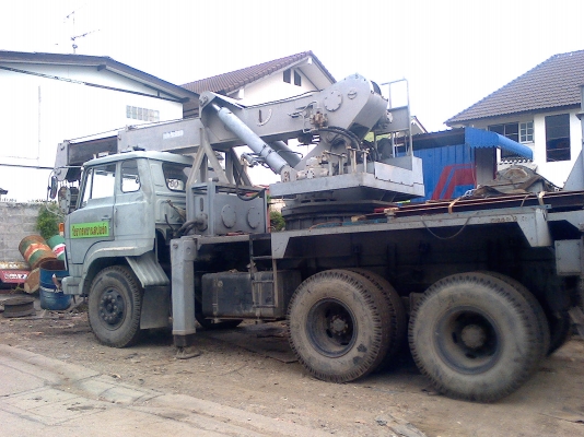 รถติดเครนกู้ภัยกองทัพเรือ