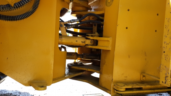 รคตักล้อยางkomatsuwa100 ซีเลี่ยน30505 เก่าญี่ปุ่นแท้ เจ้าของขายเอง รคตักล้อยางkomatsuwa100 ซีเลี่ยน30505 เก่าญี่ปุ่นแท้ เจ้าของขายเอง