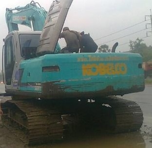 KOBELCO MARK 6 YN07 SK-200 ไฟฟ้าหน้าจอครบพร้อมทำงาน เครื่องแน่นแรงดีทำงานเร็ว บูมอาร์มสวย บอดี้รถสวย ภายในห้องเก๋งแอร์เย็น ช่วงล่างเอวแน่นดี เอกสารใบอินวอยซ์ครบพร้อม ราคาต่อรองได้ครับ