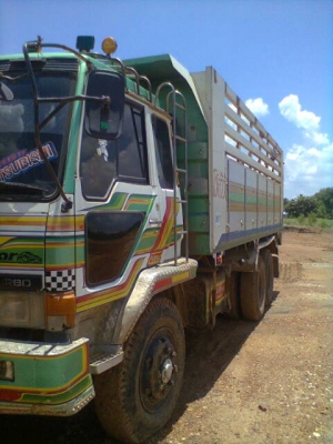 MISSUBISHI  URO   1      2 เพลาดั้ม กระบะเนียม เครื่อง 6 B16   TURBOINTER