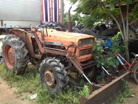 ขายรถไถKUBOTA L3001/4WDสองเพลา 30 แรง