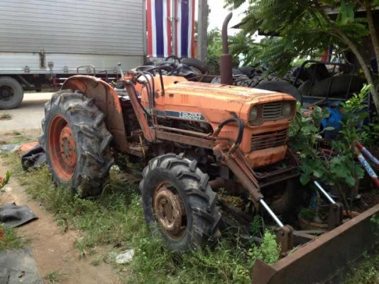 ขายรถไถKUBOTA L3001/4WDสองเพลา 30 แรง