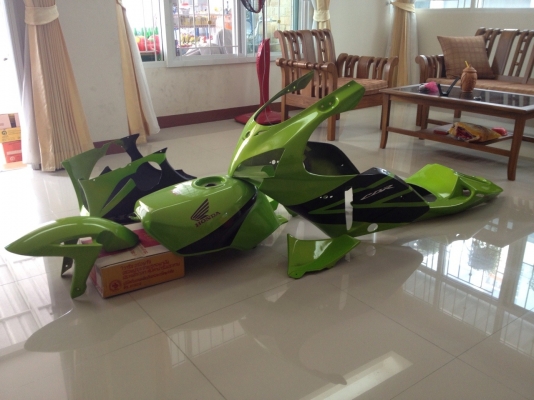 ขาย แฟริ่ง cbr เพิ่งทำสีใหม่