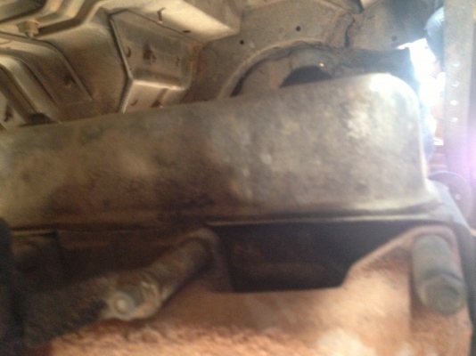 ISUZU ROCKY 165 HP 6BD1 กระบะคอกเหล็กความยาว 5.50 เมตรสภาพสวย เครื่องแน่นแรงดี ภายในเก๋งคอนโซลครบพร้อม พวงมาลัยเพาเวอร์ หัวเก๋งด้านหน้าต้องเก็บรอยบุบเล็กน้อย ช่วงล่างคัชซีสวยมากๆครับ ชุดเพลาและเฟืองท้ายของ มิตซู FUSO ขนาดใหญ่แล้วสภาพดีสุดๆ ยาง 9.00 ขอบ 20