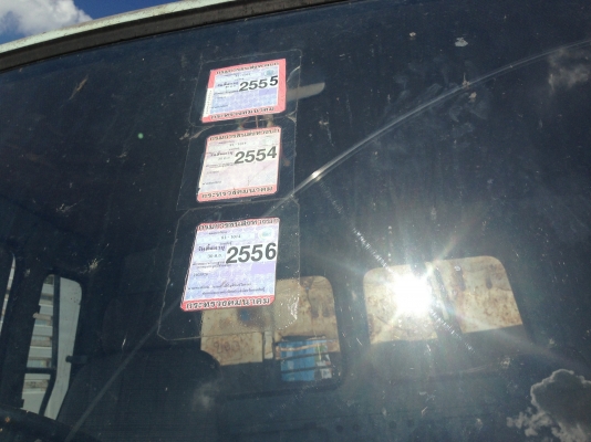 ISUZU ROCKY 165 HP 6BD1 กระบะคอกเหล็กความยาว 5.50 เมตรสภาพสวย เครื่องแน่นแรงดี ภายในเก๋งคอนโซลครบพร้อม พวงมาลัยเพาเวอร์ หัวเก๋งด้านหน้าต้องเก็บรอยบุบเล็กน้อย ช่วงล่างคัชซีสวยมากๆครับ ชุดเพลาและเฟืองท้ายของ มิตซู FUSO ขนาดใหญ่แล้วสภาพดีสุดๆ ยาง 9.00 ขอบ 20