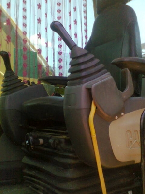 CAT  320 D กระบอกดำ  ชั่งโมงงาน  1000  กว่า    ซีเรียล  320D  HHAL01675