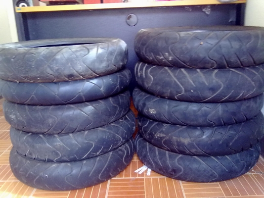 ขายยาง\%350บาท ไว้ในที่ร่มตลอด ดอกเพียบ เนื้อยังลึก นิ่ม มาเลือกเองครับ ไว้ใส่sr-sf ขอบ17 ขายยาง\%350บาท ไว้ในที่ร่มตลอด ดอกเพียบ เนื้อยังลึก นิ่ม มาเลือกเองครับ ไว้ใส่sr-sf ขอบ17