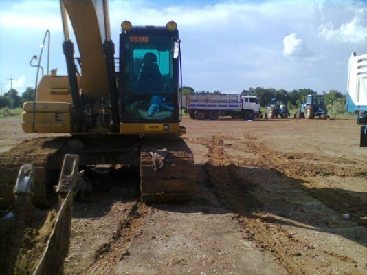 CAT  320 D กระบอกดำ  ชั่งโมงงาน 11000  กว่า    ซีเรียล  320D  HHAL01675 จัดไฟแนนท์ได้