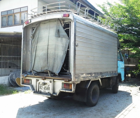 ขาย ISUZU NKR 2.8 diesel  6 ล้อ พร้อมหลังคา