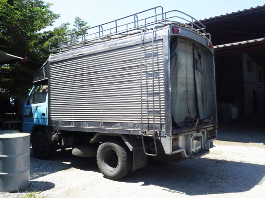 ขาย ISUZU NKR 2.8 diesel  6 ล้อ พร้อมหลังคา