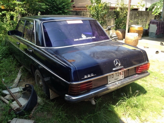 ขาย Benz 220 W115 เครื่อง ดีเซล เกียออโต้ รถน่าใช้ครับ ราคาไม่แพง ^^