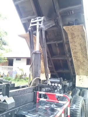 ขาย10ล้อดัมพ์ Mitsubishi Fuso Fn 240