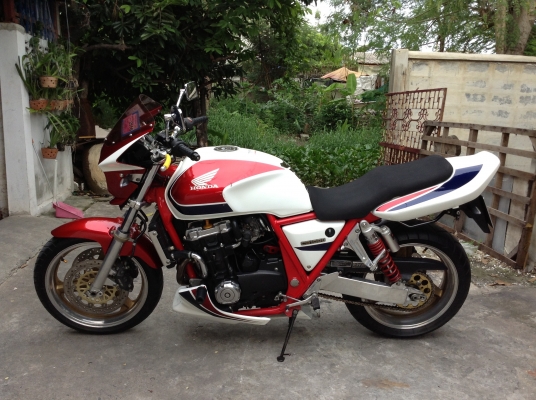 ขายCB1000ทะเบียนพร้อมโอน จัดไฟแนนได้ครับ ยางใหม่หน้าหลัง แบตใหม่ ของเหลวใหม่ กรองอากาศใหม่ โซ่สเตอร์เต็ม ของแต่งตามรูปครับ สภาพสวยกริ๊ปๆ