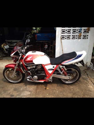 ขายCB1000ทะเบียนพร้อมโอน จัดไฟแนนได้ครับ ยางใหม่หน้าหลัง แบตใหม่ ของเหลวใหม่ กรองอากาศใหม่ โซ่สเตอร์เต็ม ของแต่งตามรูปครับ สภาพสวยกริ๊ปๆ