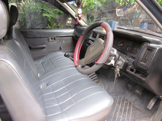 Nissan Big M เบนซิน Z16  4ประตู ปี 1990