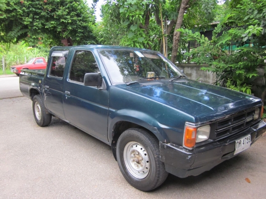 Nissan Big M เบนซิน Z16  4ประตู ปี 1990