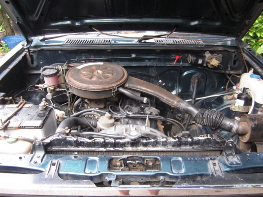 Nissan Big M เบนซิน Z16  4ประตู ปี 1990