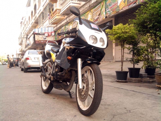 ขออนุญาติขาย  HONDA  NSR150 RR สีดำขาว ล้อแม็ก